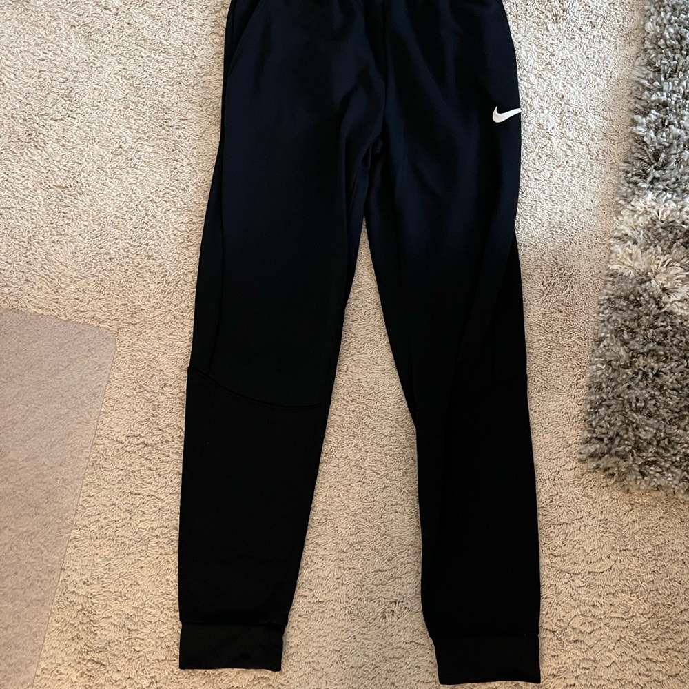 black Nike dri-fit sweatpants